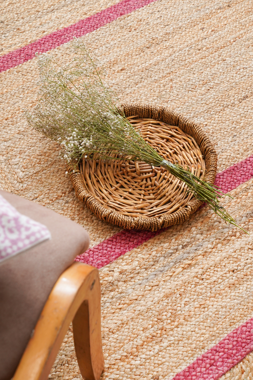 Pink Jute Scallop Rug