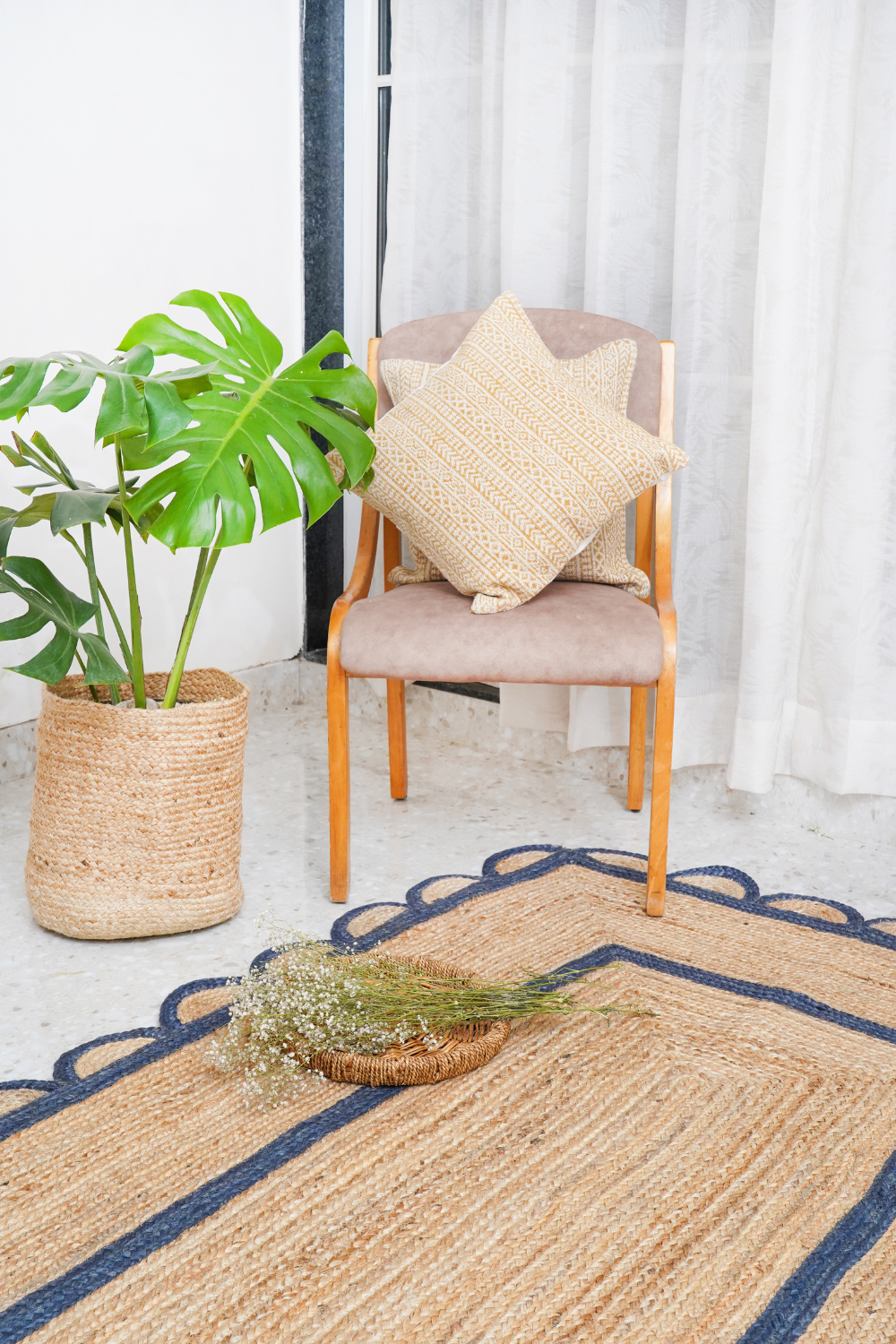 Blue Jute Scallop Rug