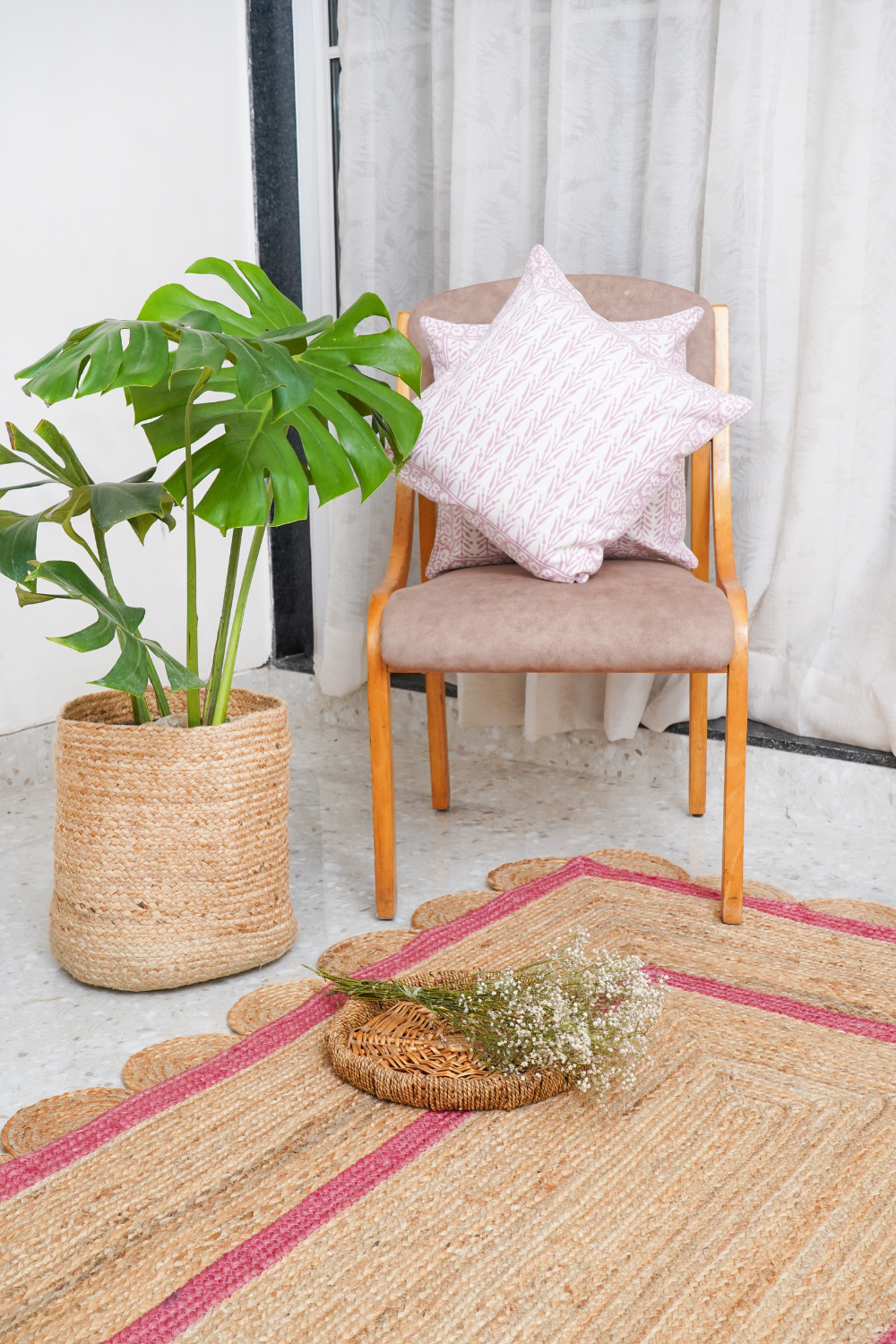 Pink Jute Scallop Rug