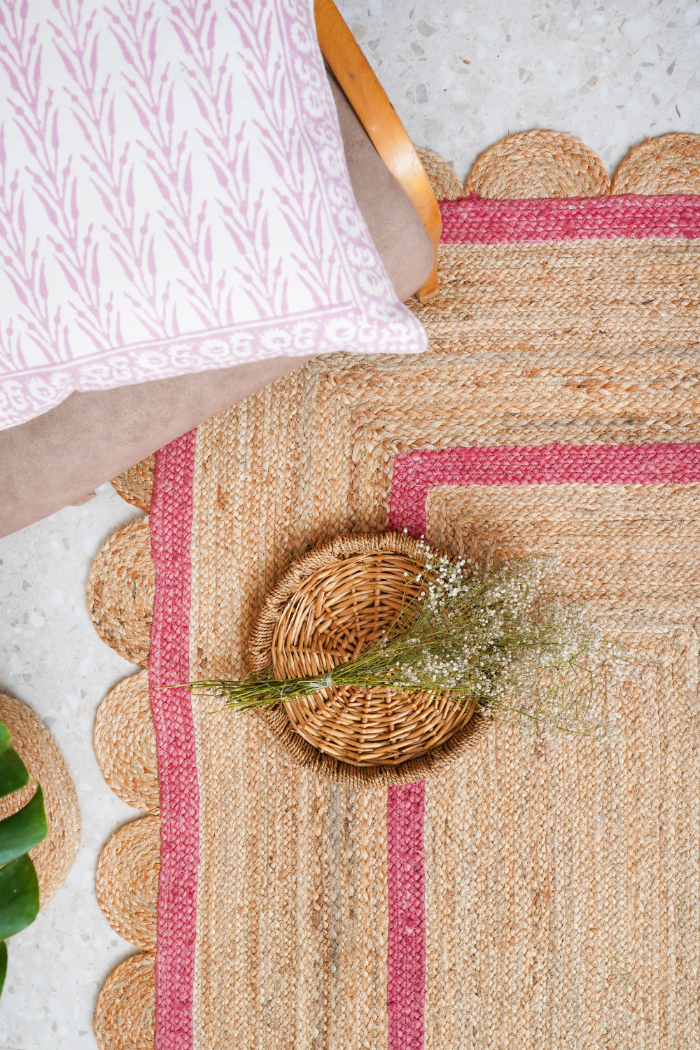 Pink Jute Scallop Rug